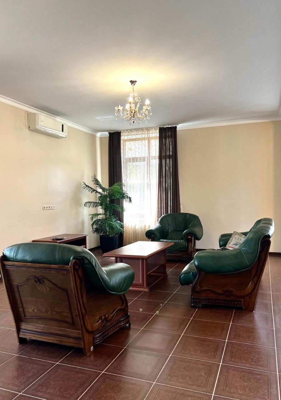 Borovik Hotel Novosilki Екстериор снимка
