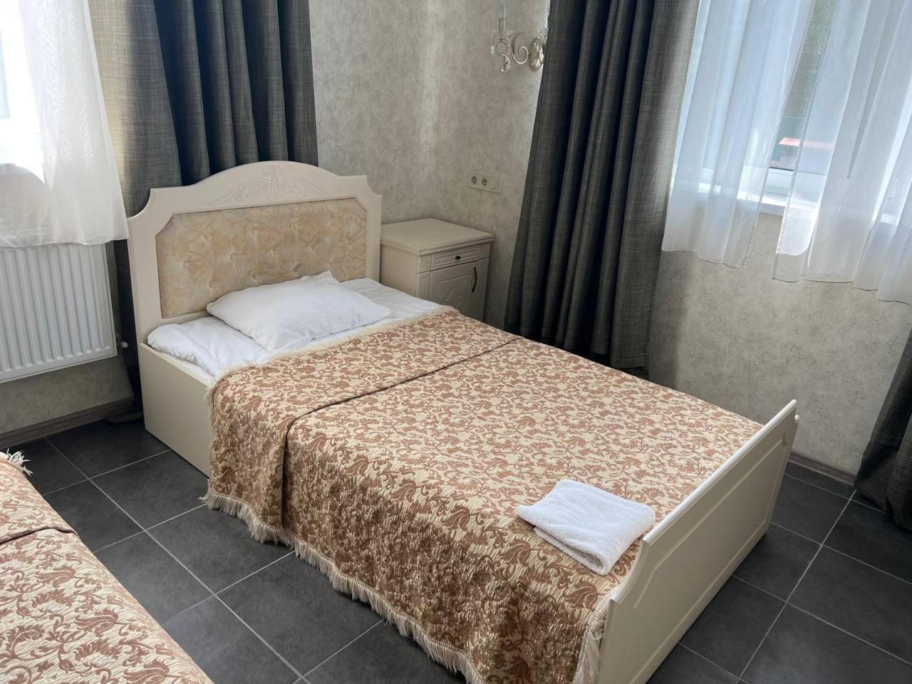 Borovik Hotel Novosilki Екстериор снимка
