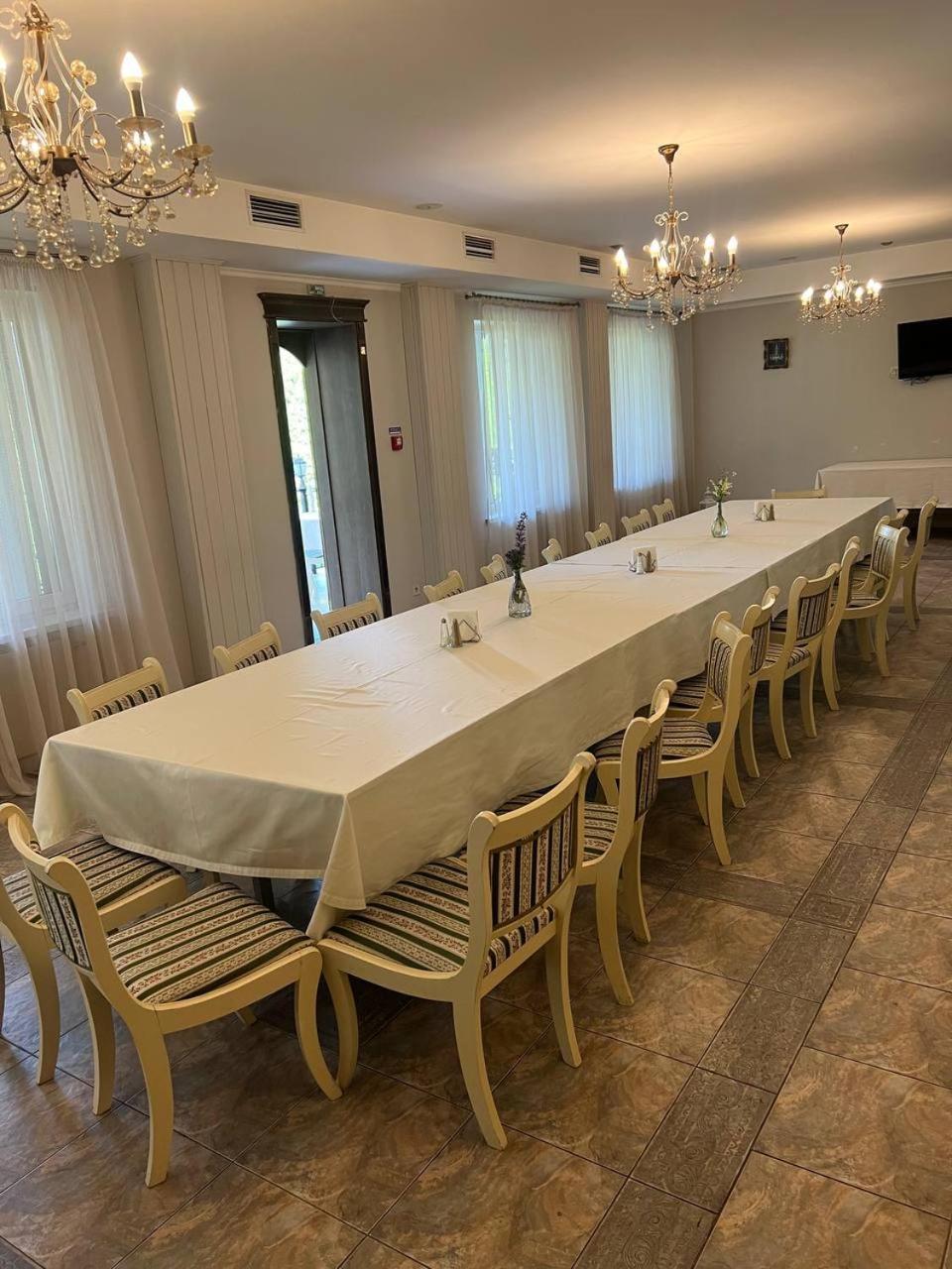 Borovik Hotel Novosilki Екстериор снимка